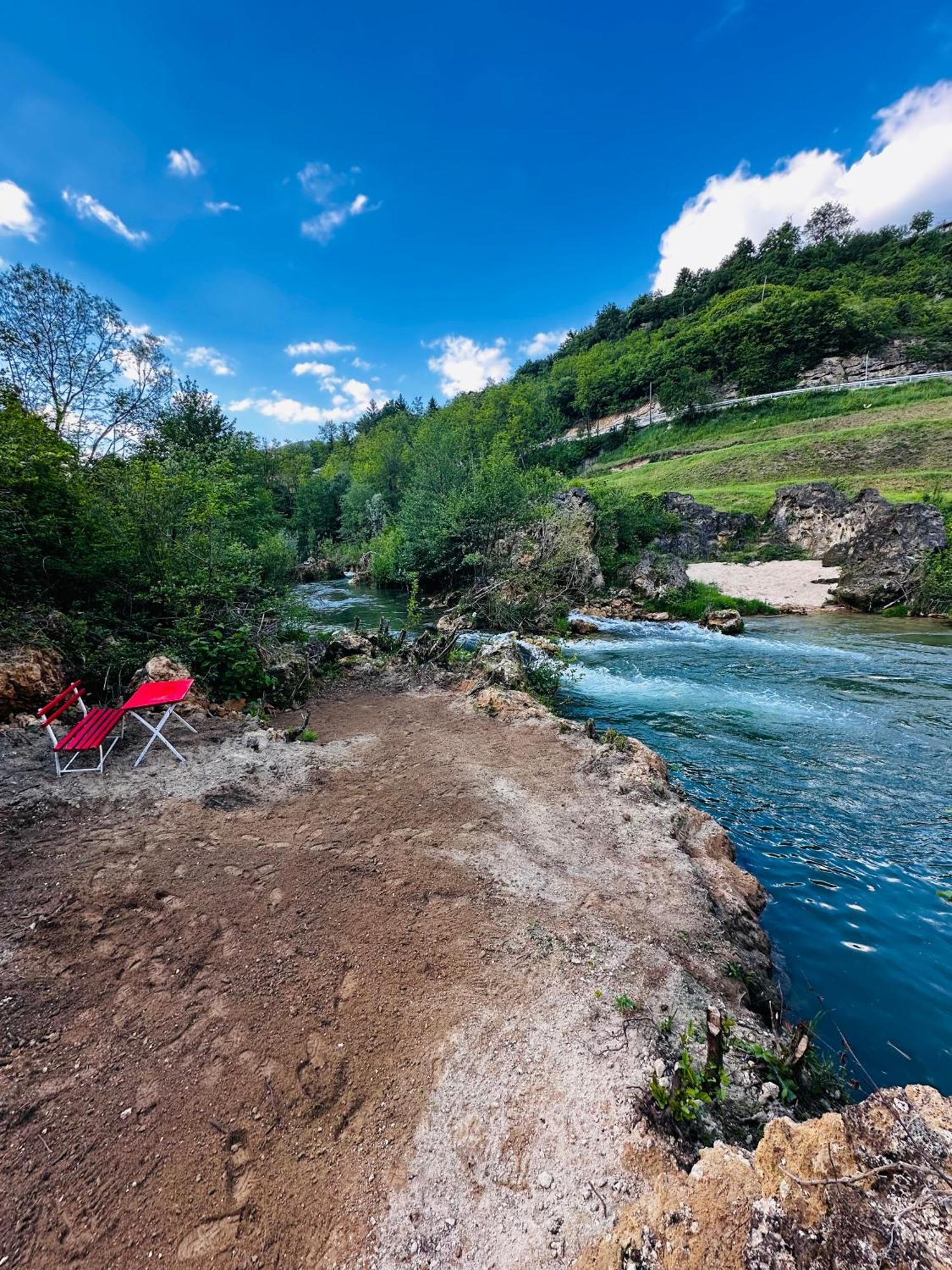Apart Cobras Jajce Esterno foto